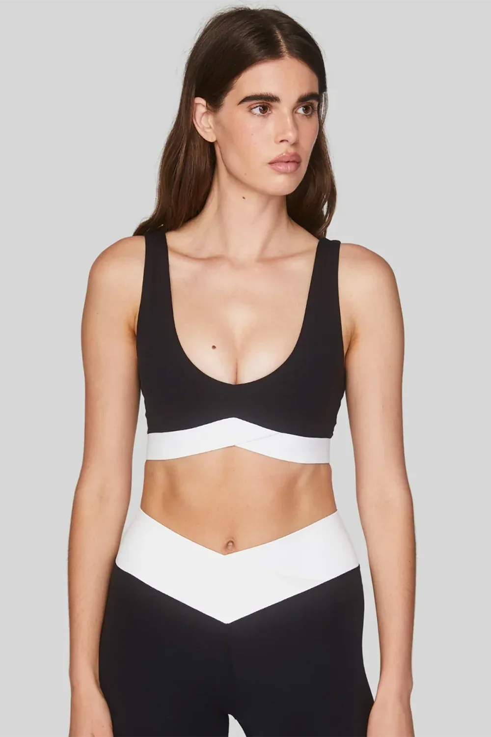V-Band Sculpting Sports Bra - Body London