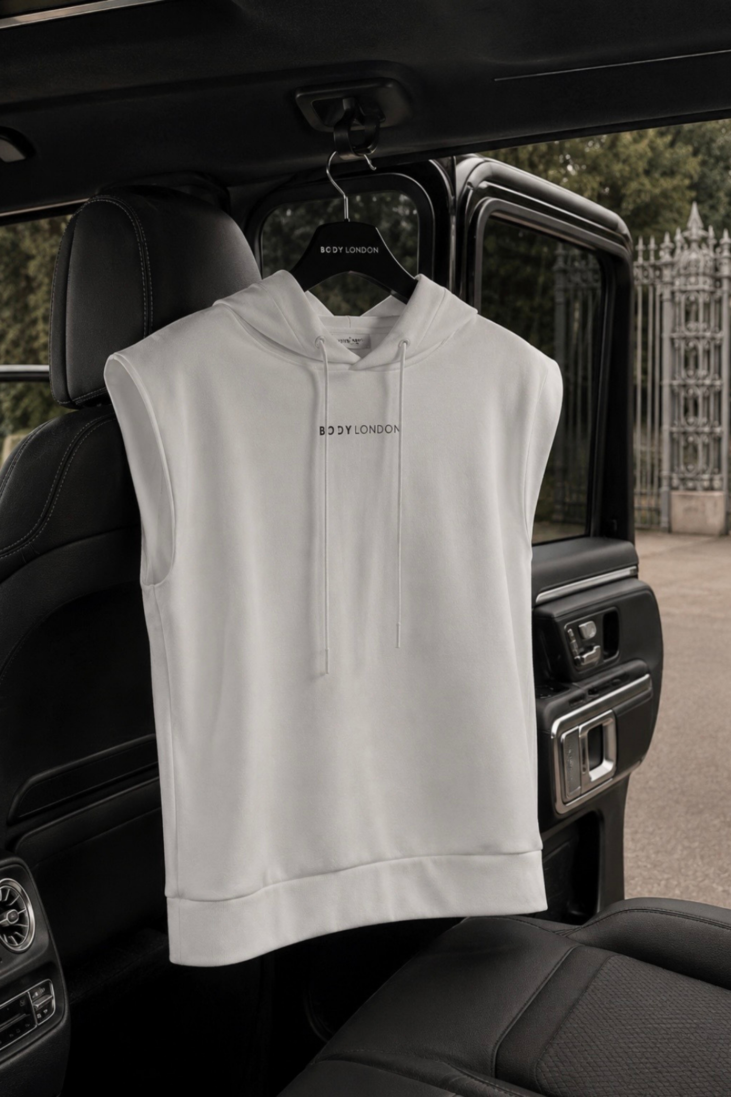 Sleeveless Hoodie – White